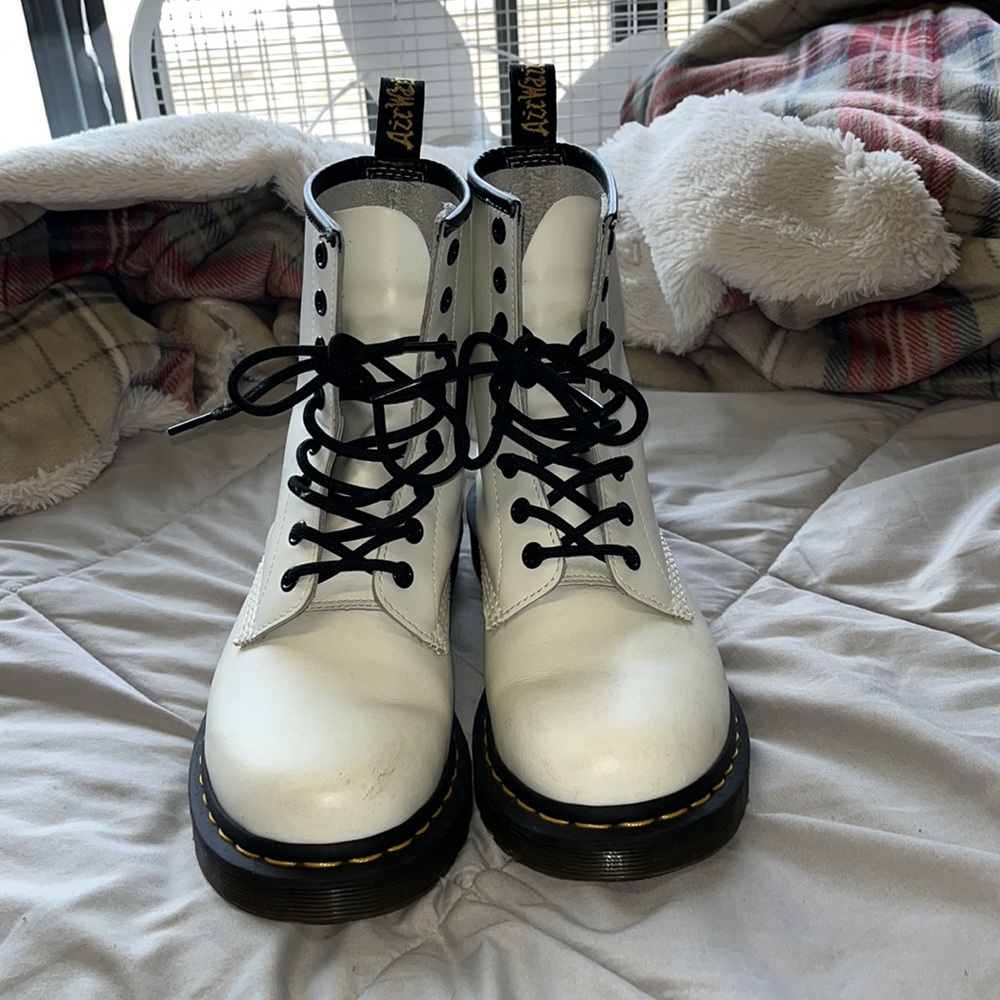 Dr. Martens 1460 smooth leather lace up boots